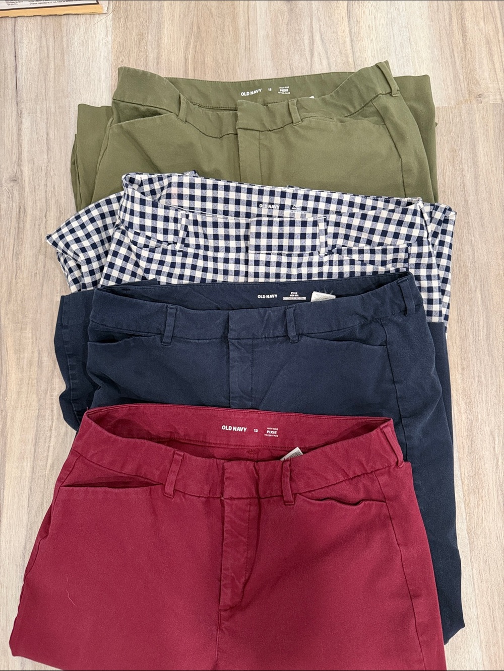 Lot of 4 Old Navy Pixie High-Rise Pants
